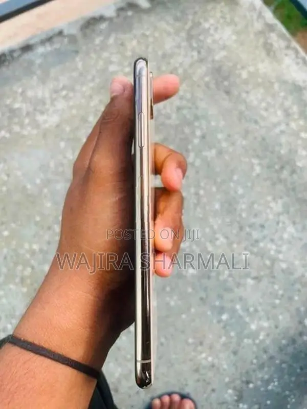 Apple iPhone XS Max (Used)