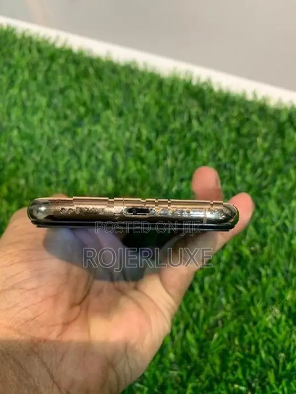 Apple iPhone 11 Pro 256GB (Used)
