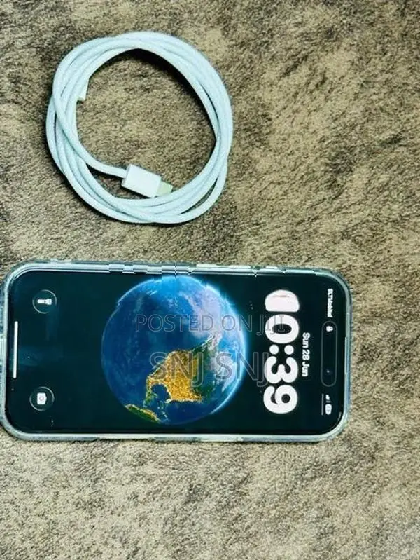Apple iPhone 16 (Used)