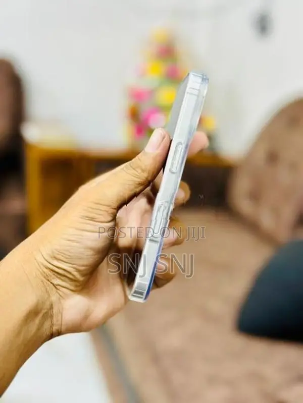 Apple iPhone 16 (Used)