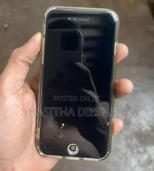 Apple iPhone SE 2 (Used)