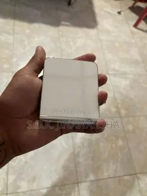 Samsung Galaxy Z Flip 5 (Used)