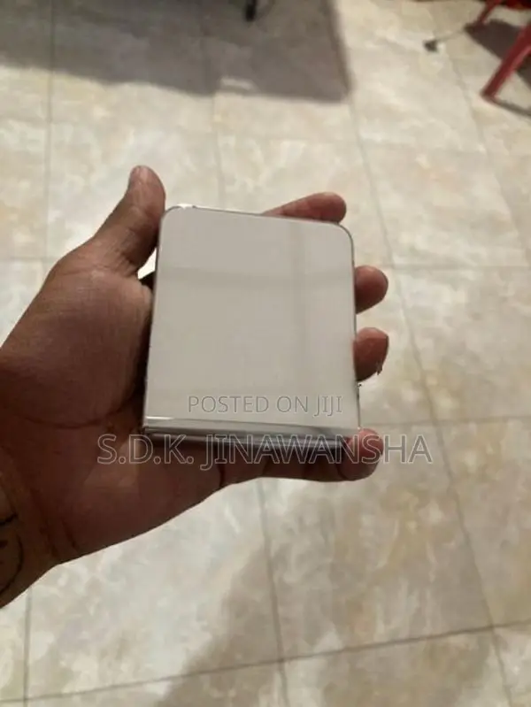 Samsung Galaxy Z Flip 5 (Used)