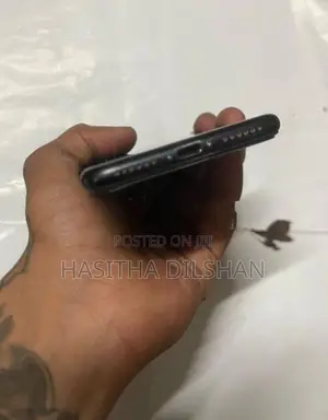 Apple iPhone SE 2 (Used)