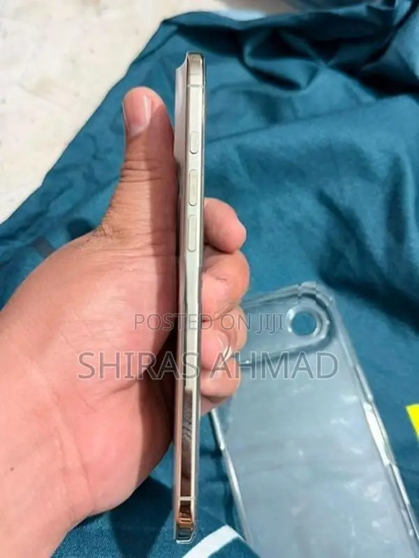 Apple iPhone 17 Air (Used)