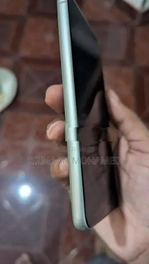 Samsung Galaxy S21 FE (Used)