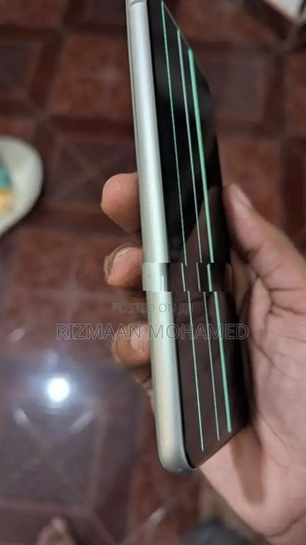 Samsung Galaxy S21 FE (Used)