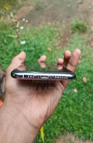 Apple iPhone XS (Used)