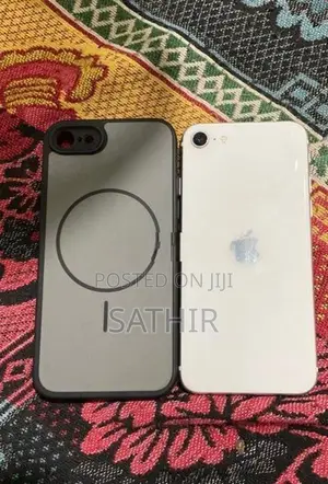 Apple iPhone SE 2 (Used)