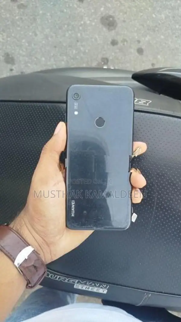 Huawei Y6s 64 GB (Used)