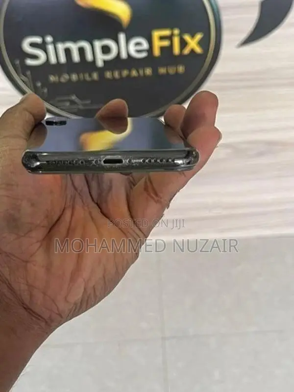 Apple iPhone X (Used)