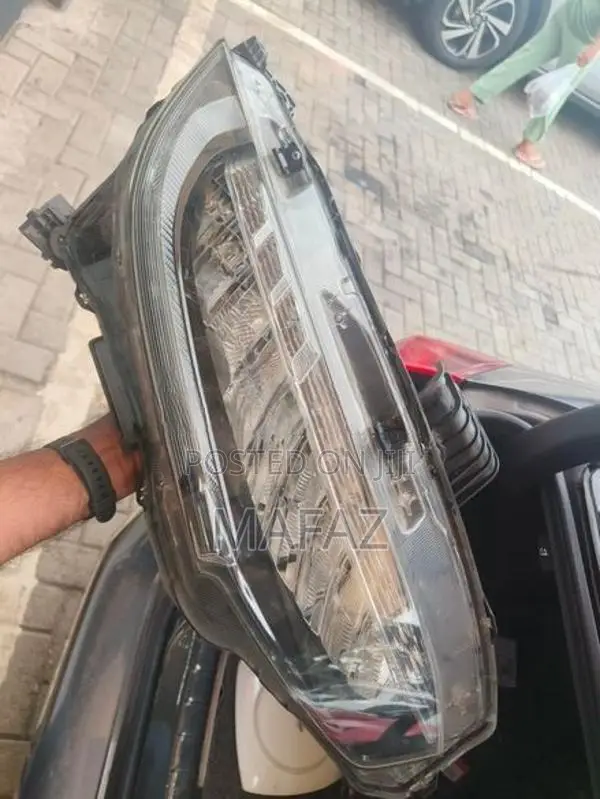 Scrap : Honda Civic Headlight