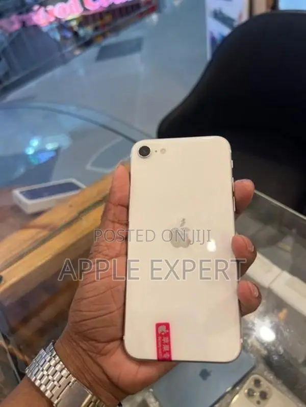 Apple iPhone SE 2 (Used)