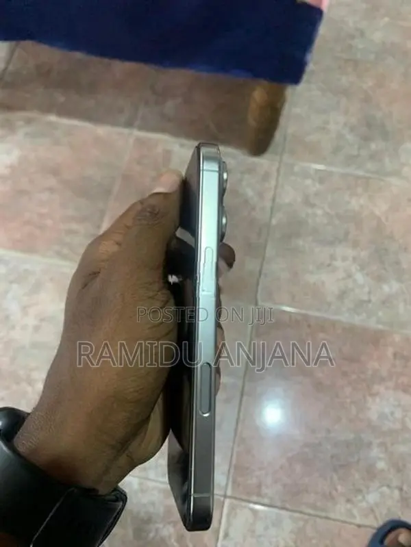Apple iPhone 16 Pro (Used)