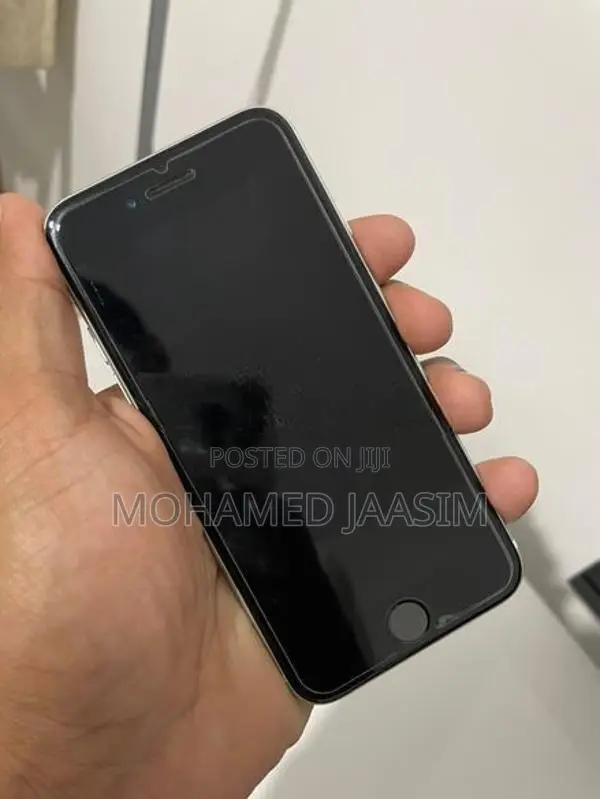 Apple iPhone SE 2 (Used)