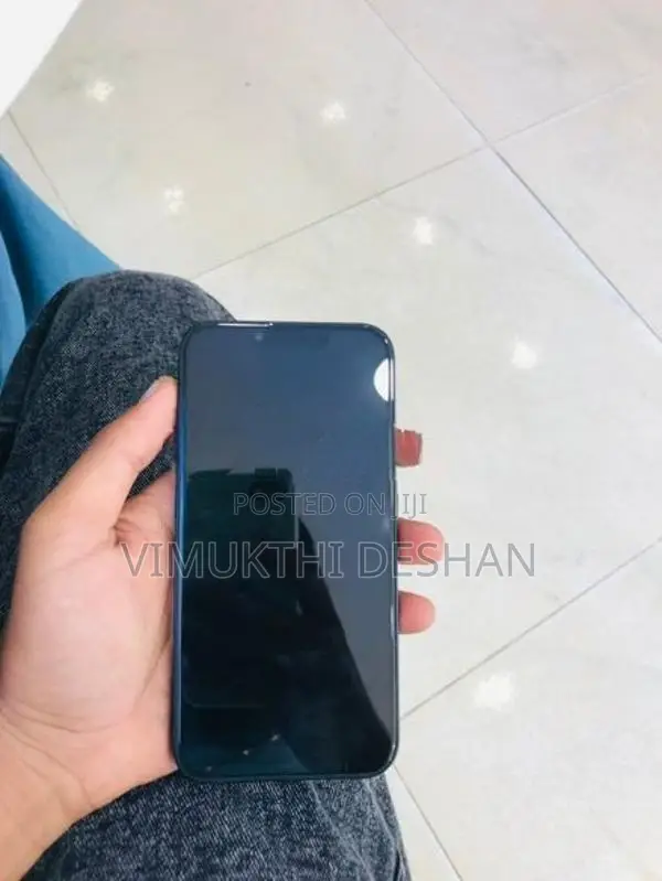 Apple iPhone 13 (Used)