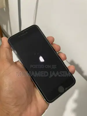Apple iPhone SE 2 (Used)