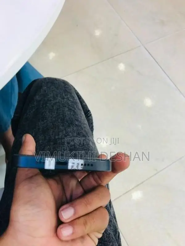 Apple iPhone 13 (Used)