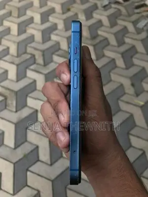 Apple iPhone 13 (Used)
