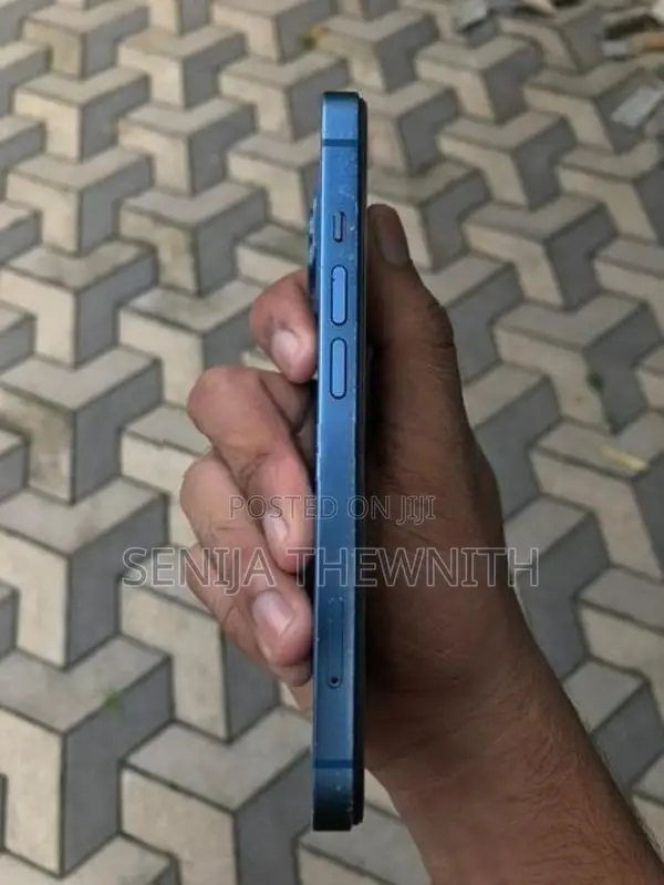 Apple iPhone 13 (Used)