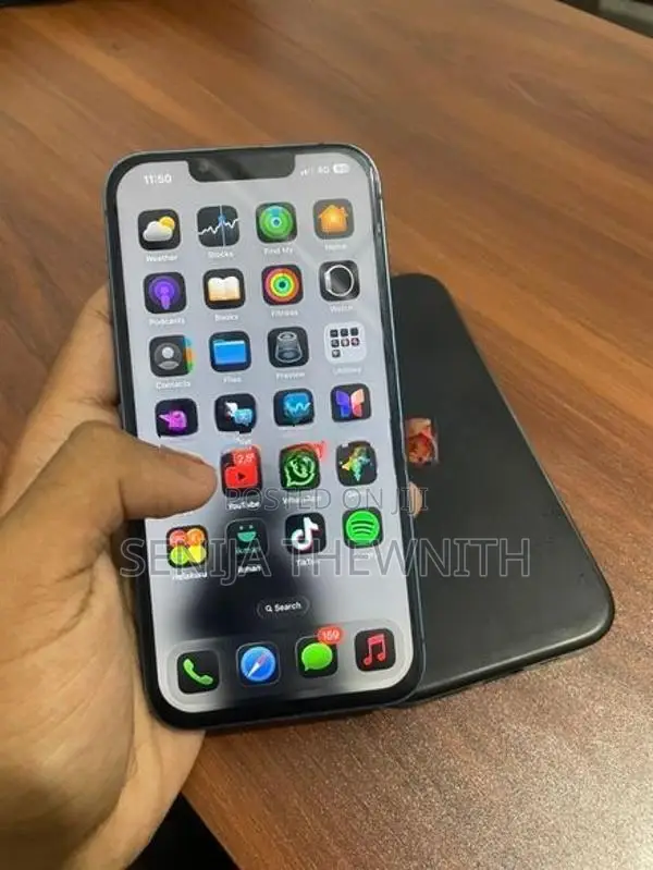 Apple iPhone 13 (Used)