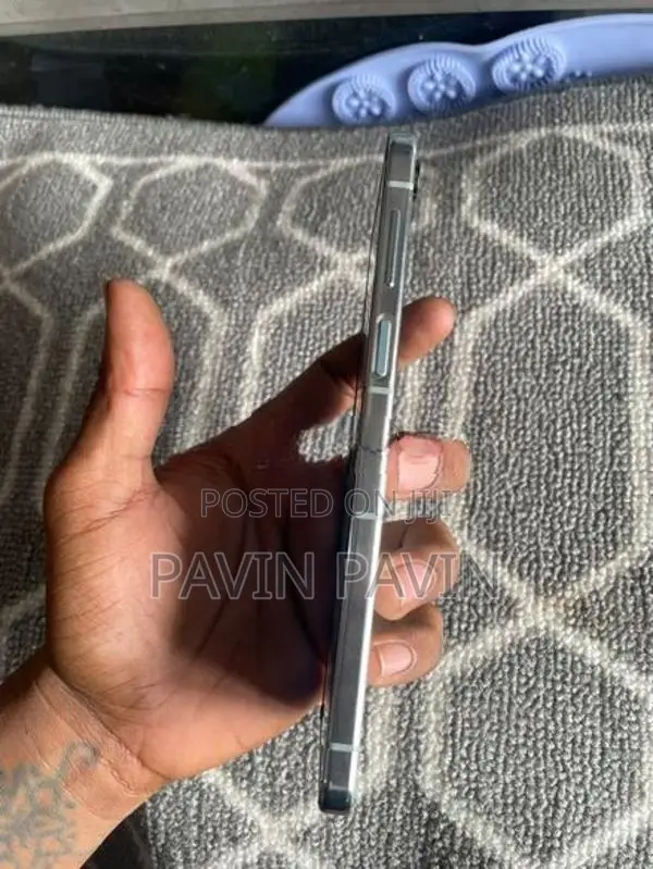 Samsung Galaxy Z Flip 5 (Used)