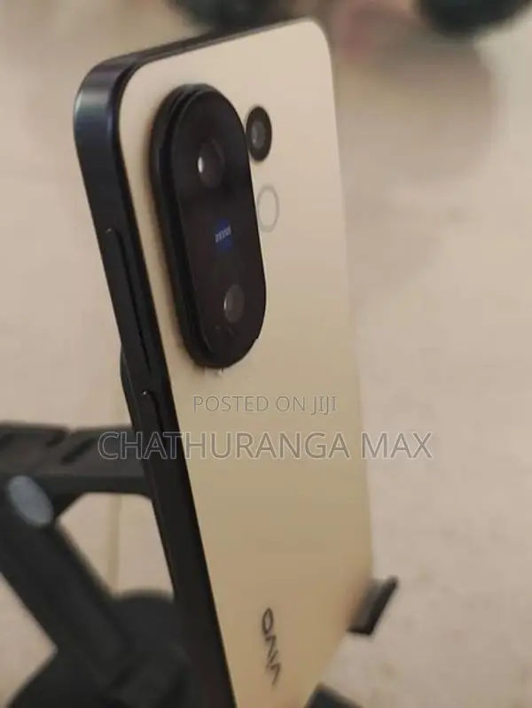 Vivo X200fe (Used)