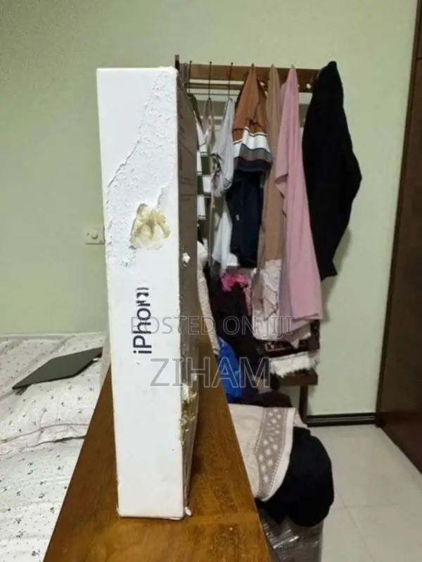 Apple iPhone 17 Pro Max 256 GB SEALED (Brand New)