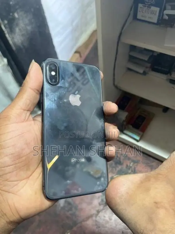 Apple iPhone X (Used)