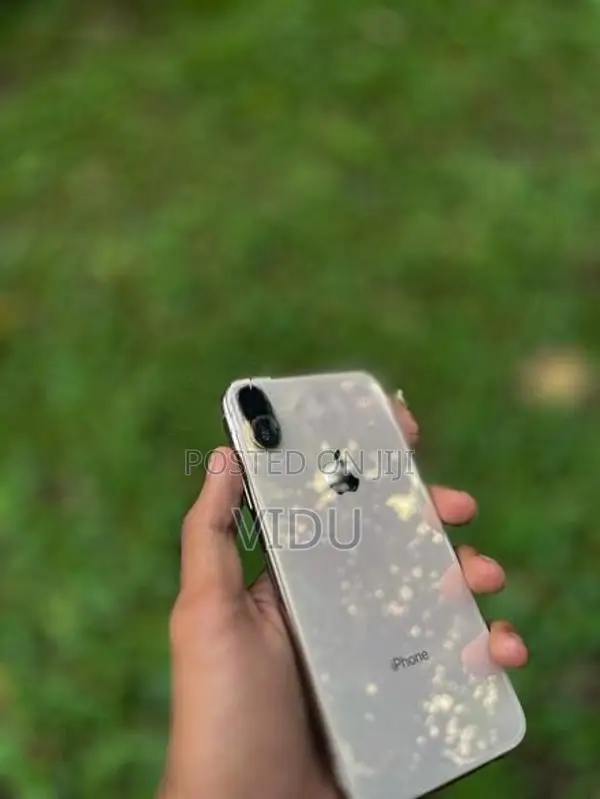 Apple iPhone XS (Used)