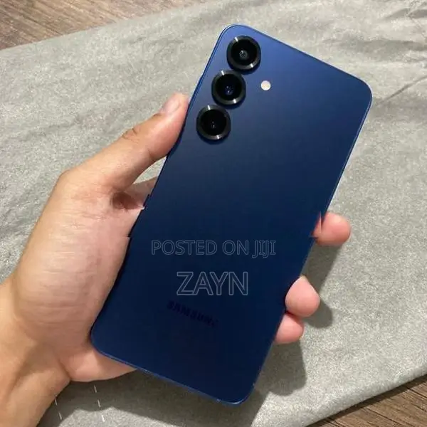 Samsung Galaxy S25 (Used)