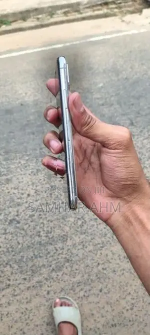 Apple iPhone XS (Used)