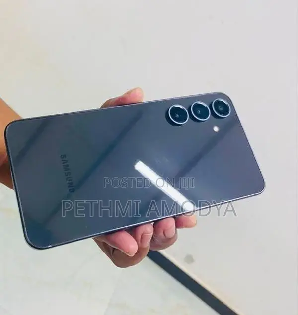 Samsung Galaxy S24 FE (Used)
