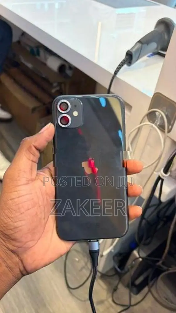 Apple iPhone 11 (Used)