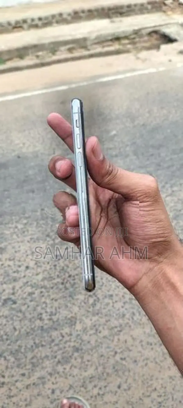 Apple iPhone XS (Used)
