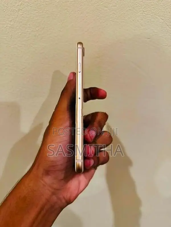 Apple iPhone 8 (64/128GB) (Used)