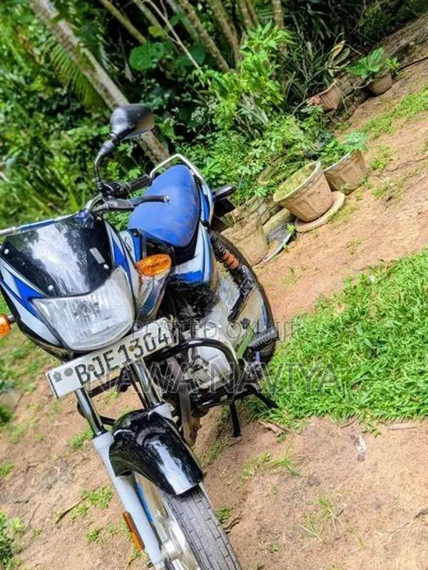 Bajaj CT100 2023