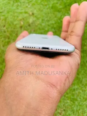 Apple iPhone SE 2 se2 (Used)