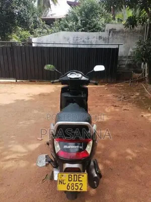Mahindra Gusto 2015