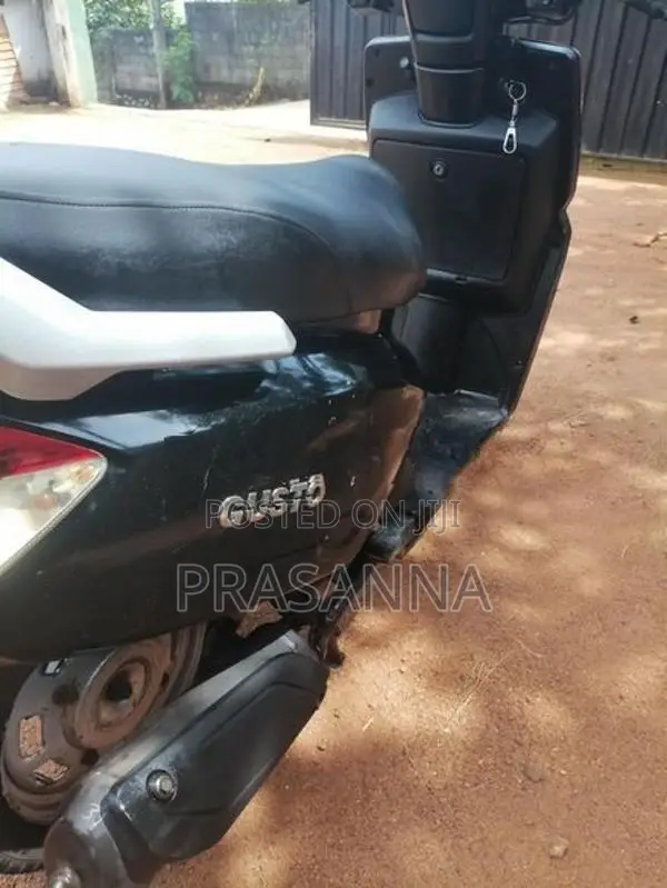 Mahindra Gusto 2015