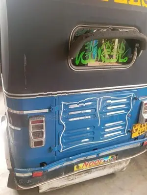 Bajaj RE 2015
