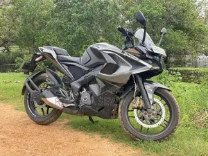 Bajaj Pulsar RS200 2018