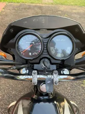 Bajaj CT100 2016