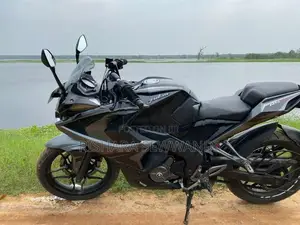 Bajaj Pulsar RS200 2018