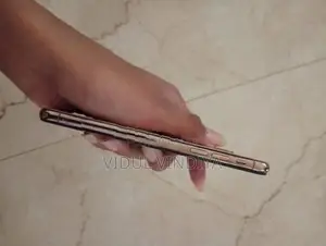 Apple iPhone XS (Used)