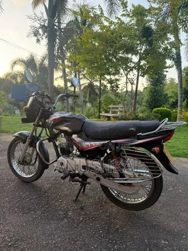 Bajaj CT100 2016