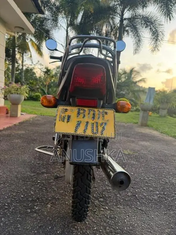 Bajaj CT100 2016
