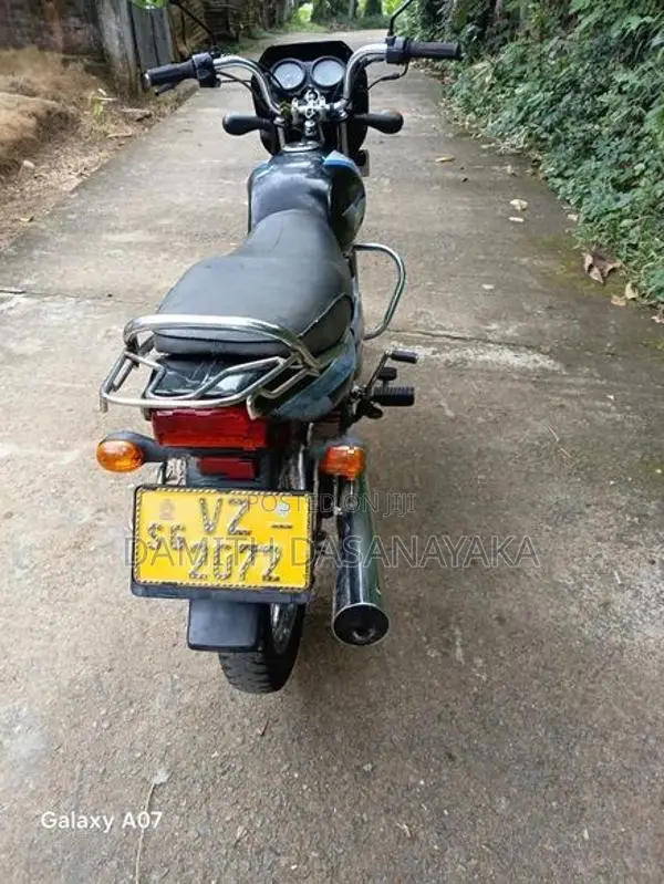 Bajaj CT100 2010