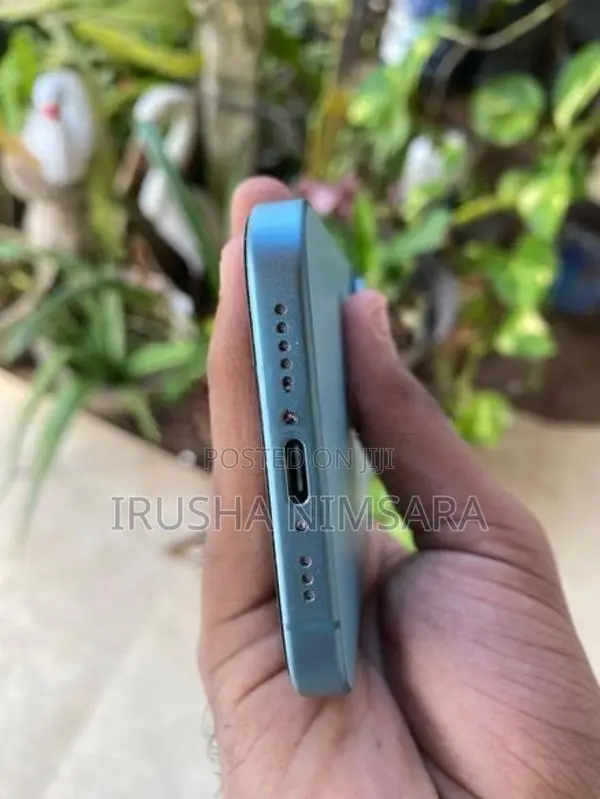 Apple iPhone 16 (Used)