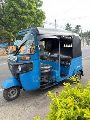 Bajaj RE 2017